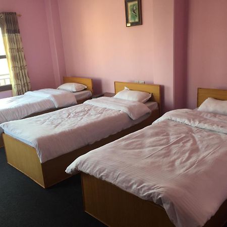 Obey Guest House Покхара Екстер'єр фото