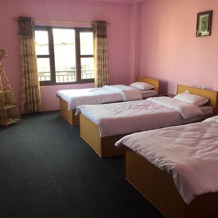 Obey Guest House Покхара Екстер'єр фото