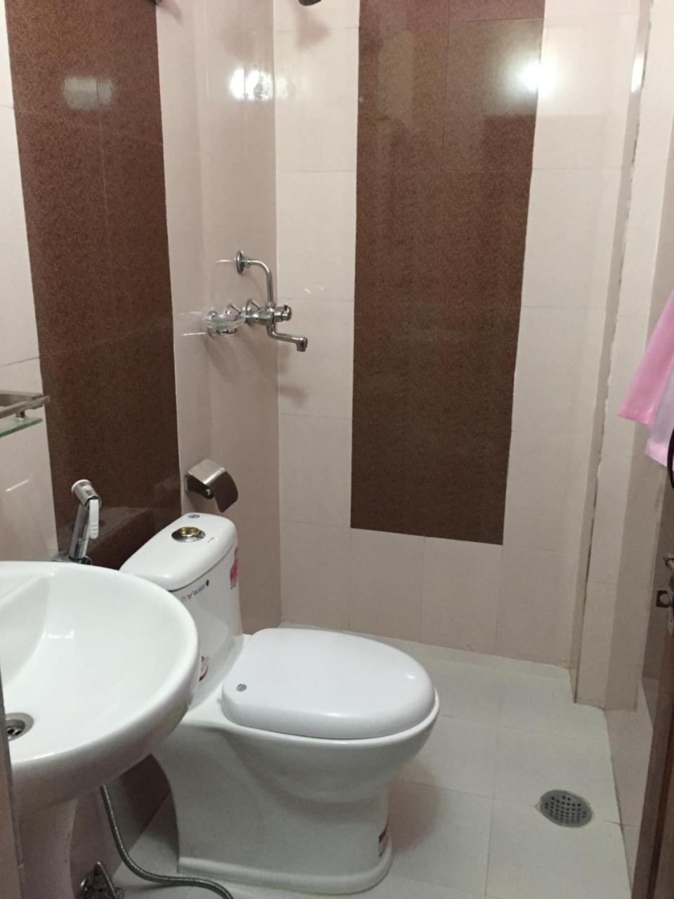 Obey Guest House Покхара Екстер'єр фото