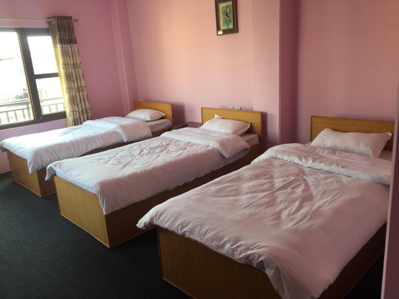 Obey Guest House Покхара Екстер'єр фото