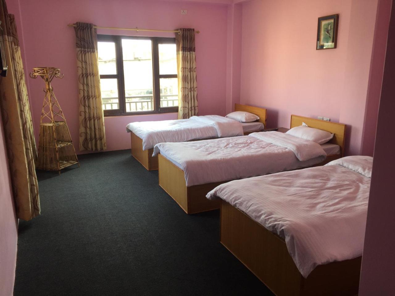 Obey Guest House Покхара Екстер'єр фото